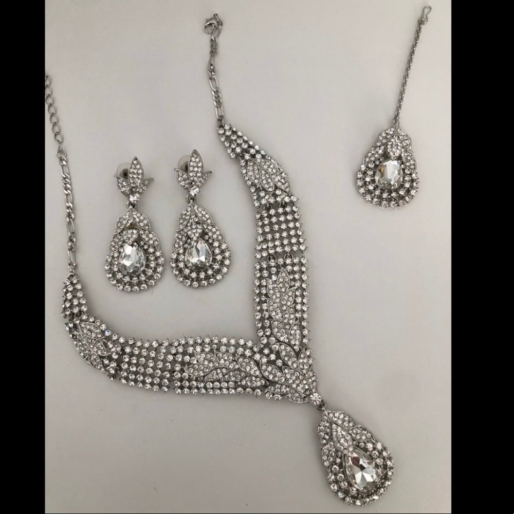 Silver Indian necklace set